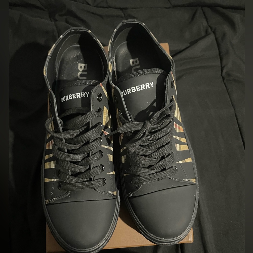 Burberry Black and Tan Casual Sneakers